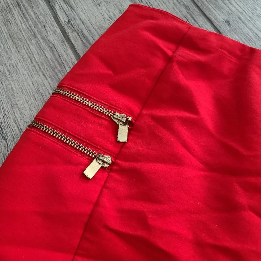 H&M women's red pencil skirt with gold zippers size 10